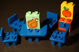 Duplo Tisch mit 4 Stühlen und Schrank