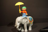 Duplo Clown auf Elefant mit Schirm