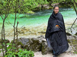 4-in-1 CAMPERGANG Outdoor Decke, Kissen, Umhang und Schlafsack "BergBlick"