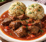 Rindergulasch mit Semmelknödel