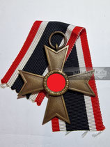 Kriegsverdienstkreuz ohne Schwerter 2. Klasse "Buntmetall mit Band" (2)