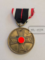 Kriegsverdienstmedaille 1939 mit Bandabschnitt (7)