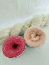 Kit pour réaliser le slipover V neck de Petite  Knit en SURI SILK 400