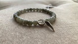 Bracelet en Labradorite 6 mm pour Thérapeutes - Avec Intercalaires Aile d'Ange et Trèfle à Quatre Feuilles Argentés