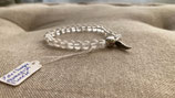 Bracelet en Cristal de Quartz 6 mm avec Aile d'Ange et Om Argentés - Lumière et Harmonie à Votre Poignet