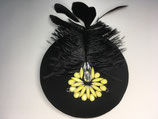 Fascinator schwarz mit Federn und Perlen