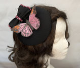 Fascinator schwarz, Schleife, Perlen rosa pink, Feder Schmetterling