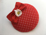 Polkadots Fascinator rot weiße Punkte mit roter Schleife und Gänseblümchen