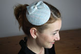 Leinenstoff Fascinator hellblau mit Schleife