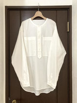 綿のロングシャツ白