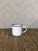 Emaille wit bekertje 6 cm hoog, met blauw randje