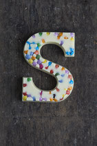 Kleine schoenletter smarties wit massief