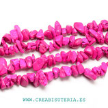 Abalorios Howlita Chips de color rosa fucsia - tira  Aproximádamente 84cm