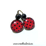Pendientes acabados clip - modelo "mariquita" bronce viejo topitos negros sobre rojo y bolita negra 14mm