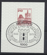 BERL 589  gestempelt mit Ersttagssonderstempel