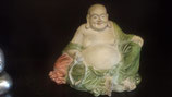 Happy Buddha groen zittend