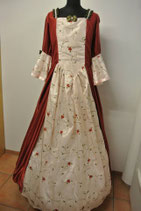 Barockkleid Rosen