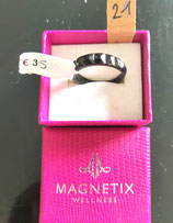 Bague noire relief taille 21