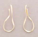 Unregelmäßige Ohrringe aus Metall in Form eines offenen Rings