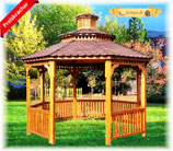 Unbehandelter Pavillon mit Doppeldach und Turm