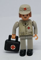 Feuerwehrübung 1990 - Sanitäter mit Koffer