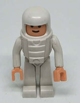 Dreieckskörper - Astronaut in grau