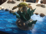 Schildkröte im Seegras aus Kupferdraht mit der Häkelnadel gestrickt