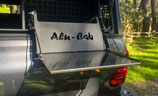Faltbarer Hardtop Tisch mit integriertem Bambus Schneidebrett - Alu Cab
