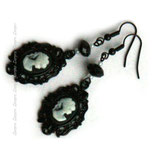 Lady in Black - Retro Ohrringe mit Camee Dame in schwarz