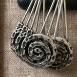 ÉPINGLE argent arabesque martelée