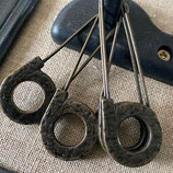 ÉPINGLE motif rond bronze martelé