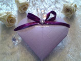Herzkartonage viollette fertig dekoriert und gefüllt  (wird hergestellt)