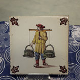 Ancien Carreau Le Porteur D eau dimensions 13×13 cm réf 6