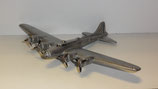 Avion Bombardier B 17 FORTERESSE Volante fabrication MARCALU France en fonte d'aluminium modèle rare