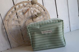 Necessaire mint mit creme Streifen