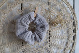 Scrunchie aus Muselin grau mit weissen feinen Anker