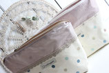 Necessaire gross unten creme mit farbigen grossen Punkten