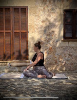SHORT'N'SWEET - YOGA QUICKIE
