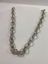 Collier ras du cou en chaîne argentée