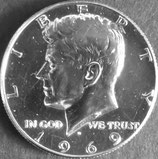 ケネディ1/2ドル銀貨　西暦1969年
