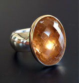Handgearbeiteter Turmalinring mit massiver Silberschiene und 585 Goldfassung