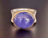 Handgearbeiteter Silberring mit Gold und großem Tansanit