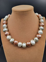 Collier Court, Collier Femme, perle de nacre, blanche, rose et grise.