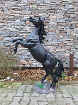 RIBEL224056 Pferde Figur aufsteigend fast lebensgroß