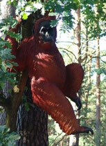 134130 Orang Utan Figur lebensgroß hängend
