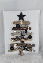 Palettenbild mit Treibholztannenbaum und LED Lichterkette