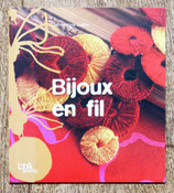 Livre Bijoux en fil