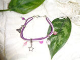 Armband Veloursleder lila/weiß
