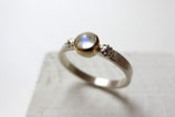 Mondstein Ring