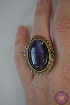 anillo ovalado morado